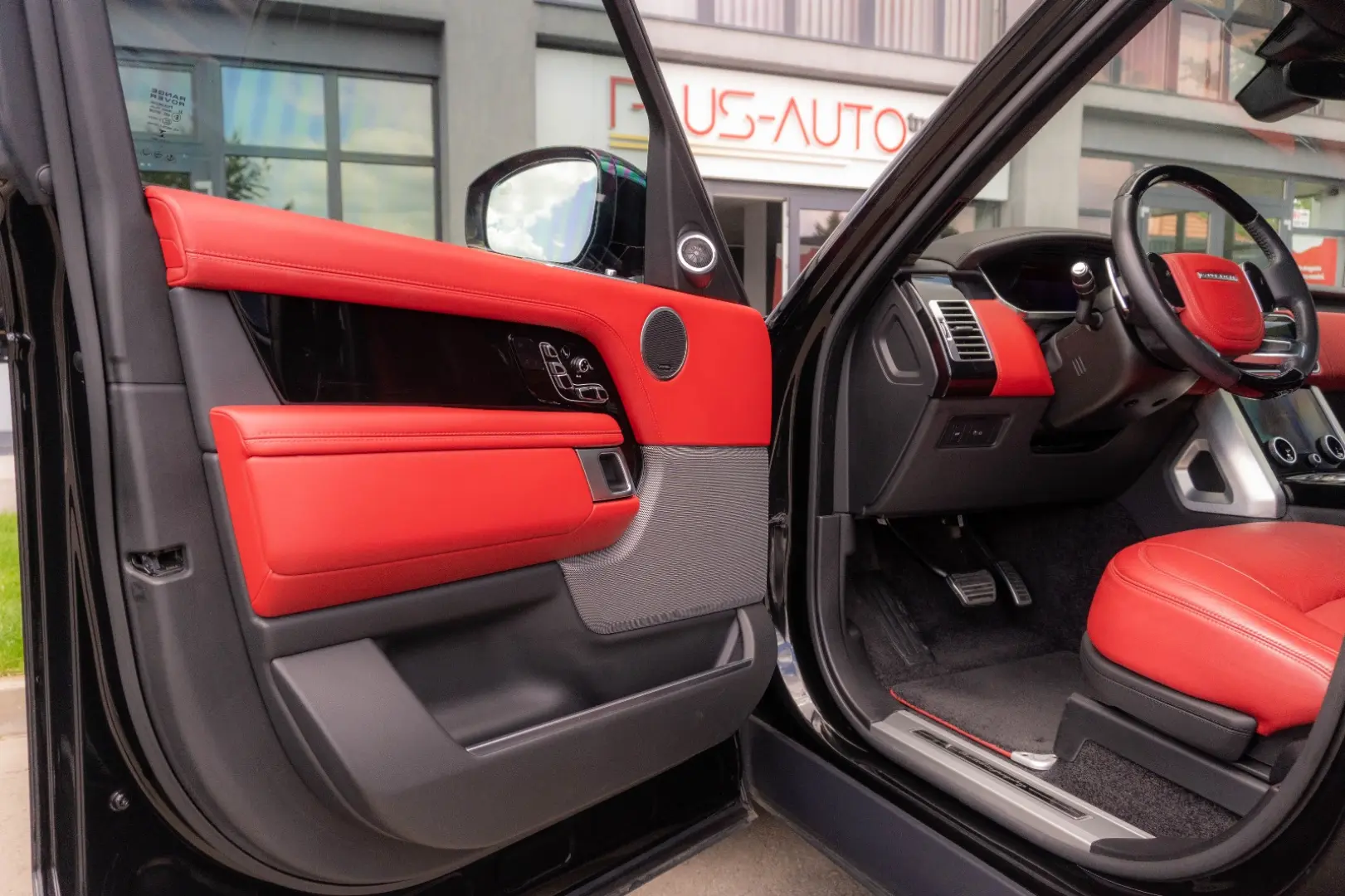 Land Rover Range Rover P525 Autobiography Black/Red Ful