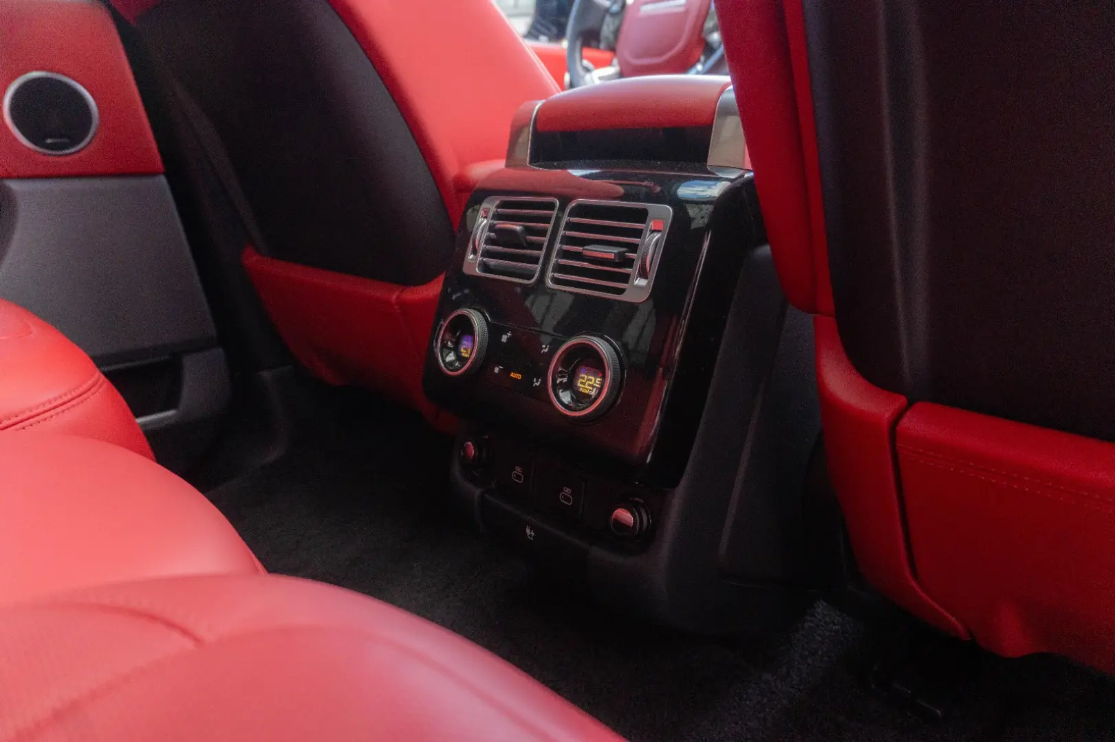 Land Rover Range Rover P525 Autobiography Black/Red Ful
