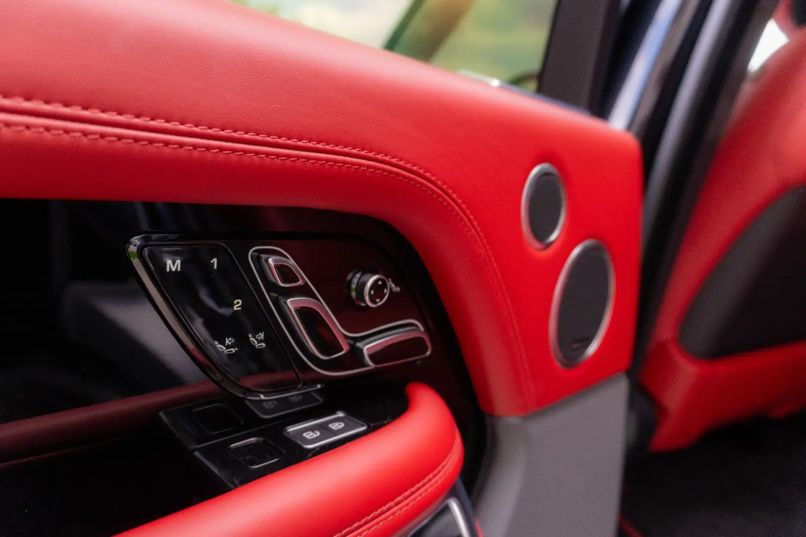 Land Rover Range Rover P525 Autobiography Black/Red Ful