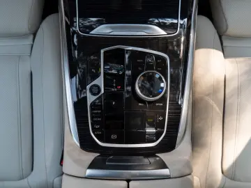 X7 M60i M SPORT.LUFTEDER.SKY.SOFTC.AHK.MASSAGE.