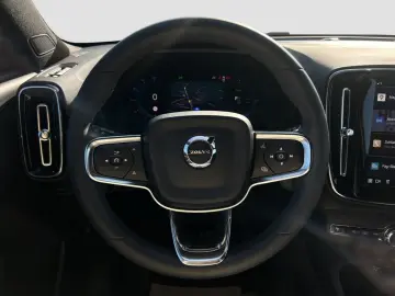 XC40 Core Pure Electric/Navi/LED/StHz/Kam/19Zoll