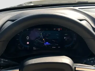 XC40 Core Pure Electric/Navi/LED/StHz/Kam/19Zoll