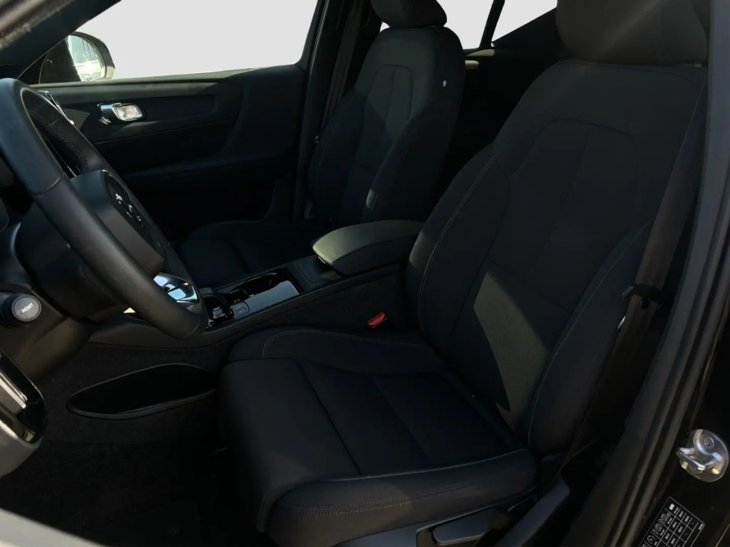 XC40 Core Pure Electric/Navi/LED/StHz/Kam/19Zoll