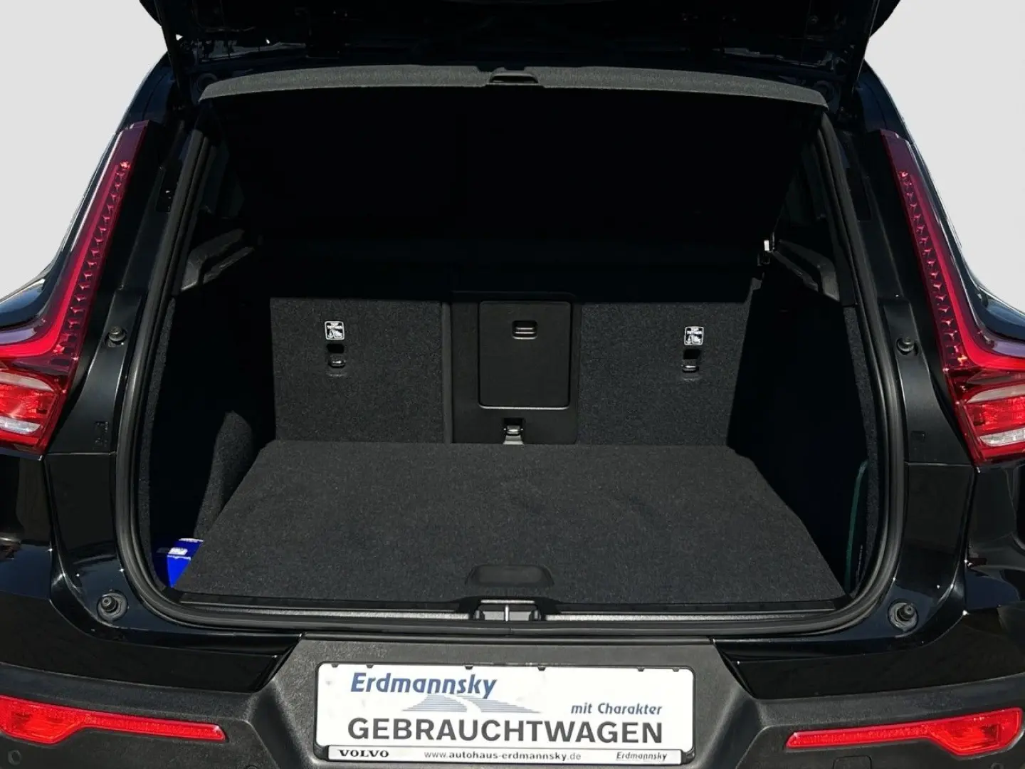 XC40 Core Pure Electric/Navi/LED/StHz/Kam/19Zoll