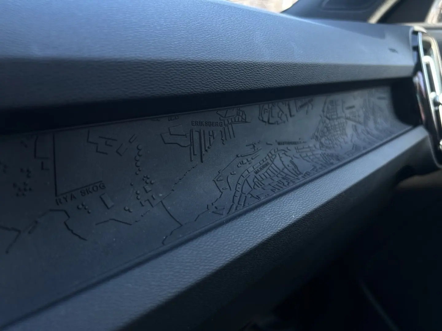 XC40 Core Pure Electric/Navi/LED/StHz/Kam/19Zoll