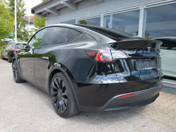 Model Y Performance Dual Motor AWD
