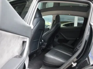 Model Y Performance Dual Motor AWD