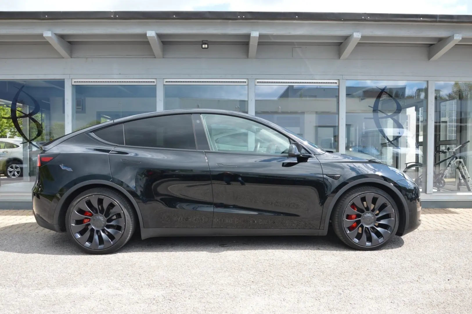 Model Y Performance Dual Motor AWD