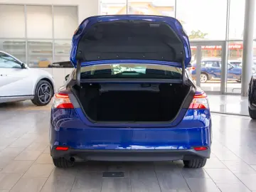 Toyota Camry 2.5 Hybrid Business Executive