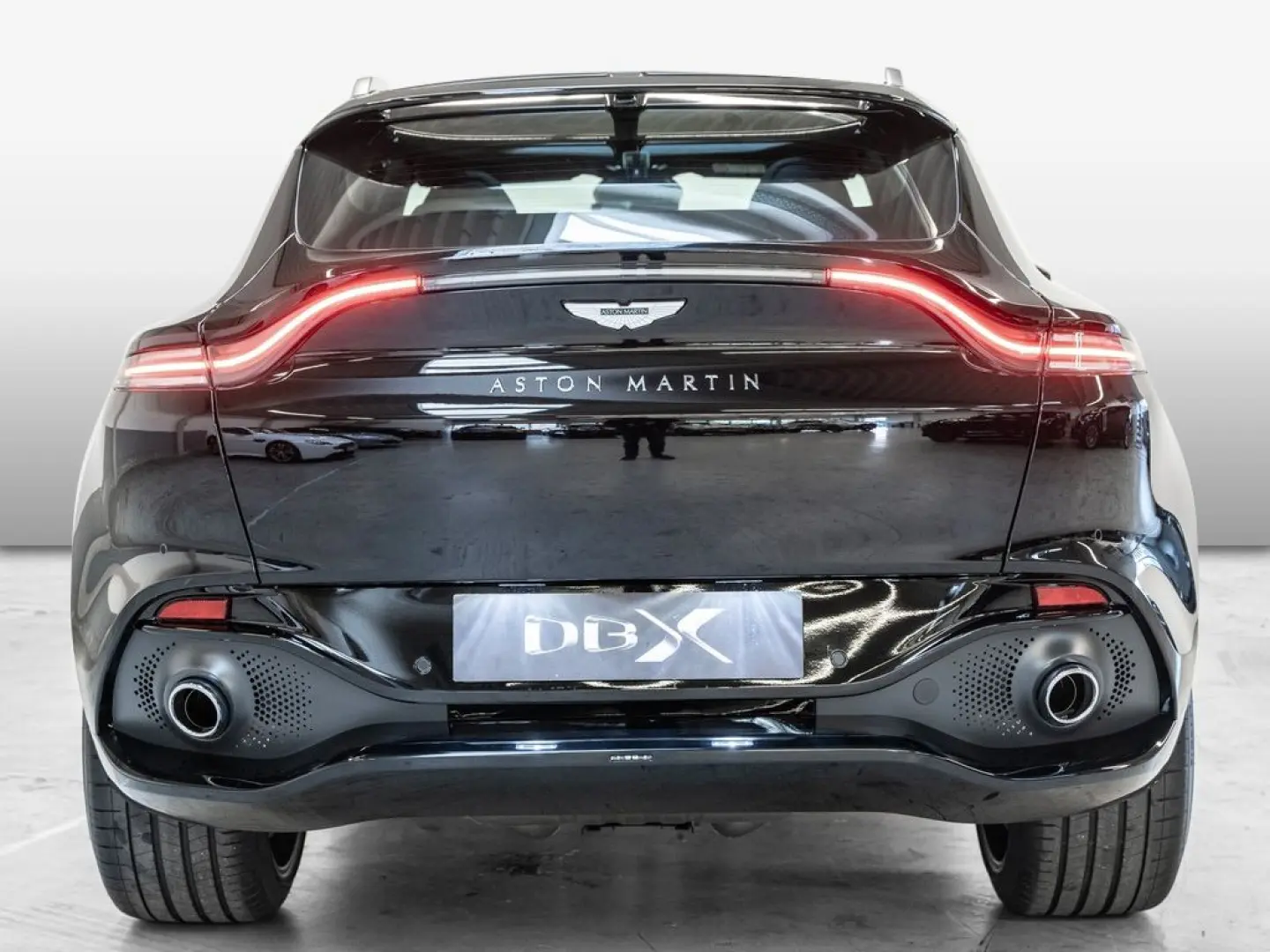 DBX Jet Black Sonderleasing