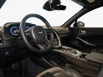 DBX 550 - Aston Martin Hamburg