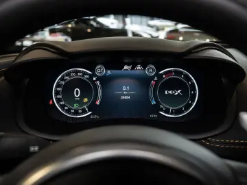 DBX 550 - Aston Martin Hamburg