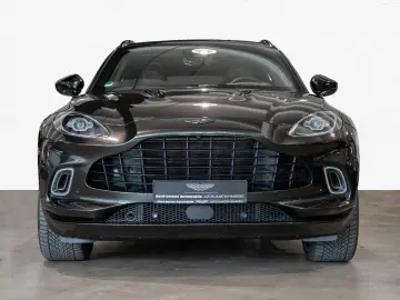 DBX 550 - Aston Martin Hamburg