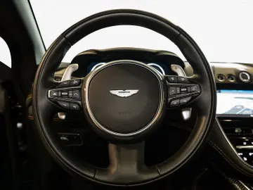 DBX 550 - Aston Martin Hamburg