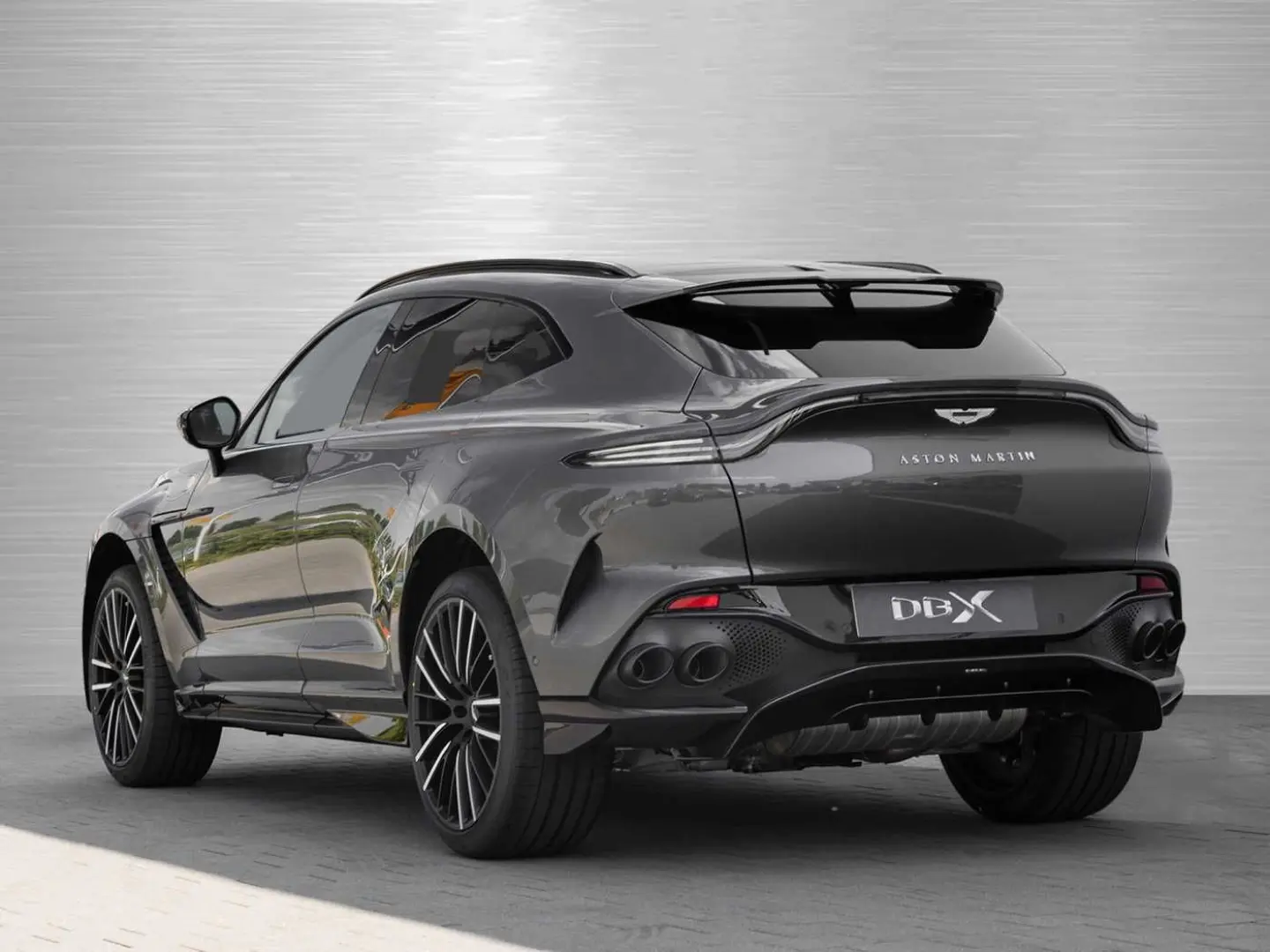 DBX 707 V8 4x4