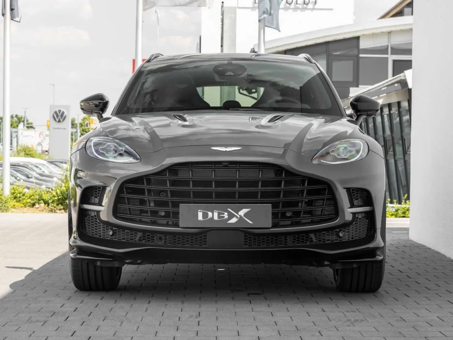 DBX 707 V8 4x4