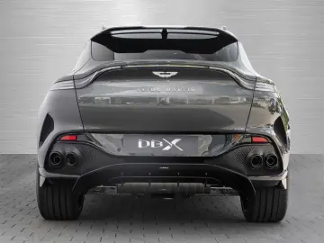 DBX 707 V8 4x4