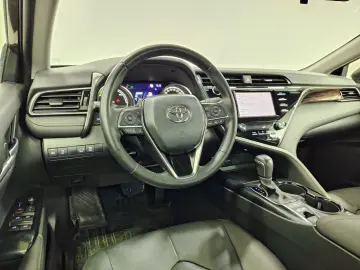 Toyota Camry 2,5 Hybrid Business Aut.
