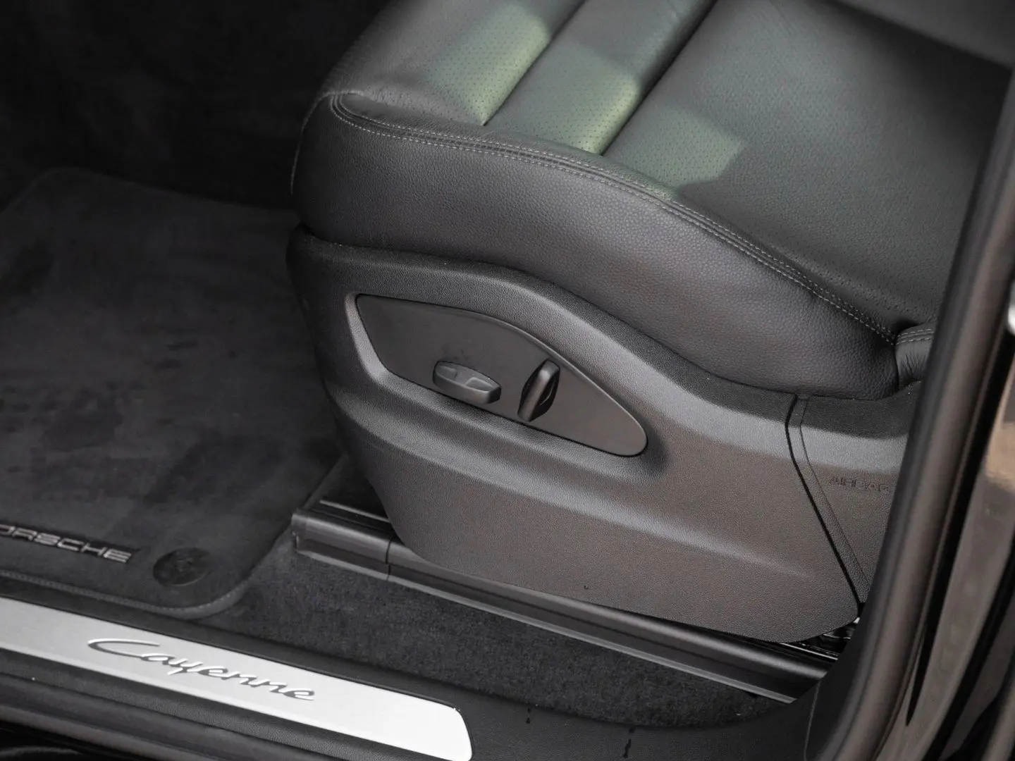 Cayenne Panorama Dachsystem 90 Liter Tank