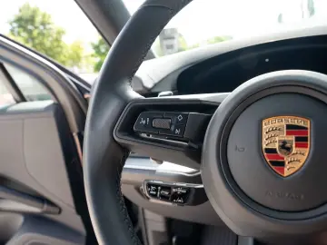 Cayenne E-Hybrid BOSE AHK 14 Wege Sitze 21 Zoll