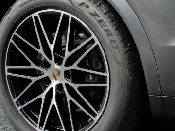 Cayenne E-Hybrid Sport Chrono Paket 21'' 14 Wege