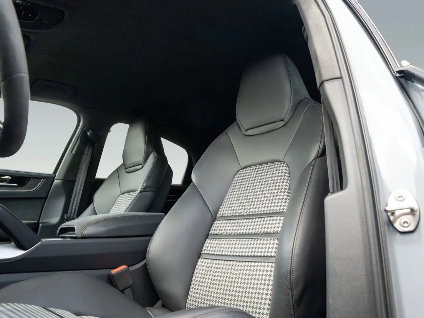 Cayenne GTS Coupe PCCB PDCC 22'' 18 Wege Sitze