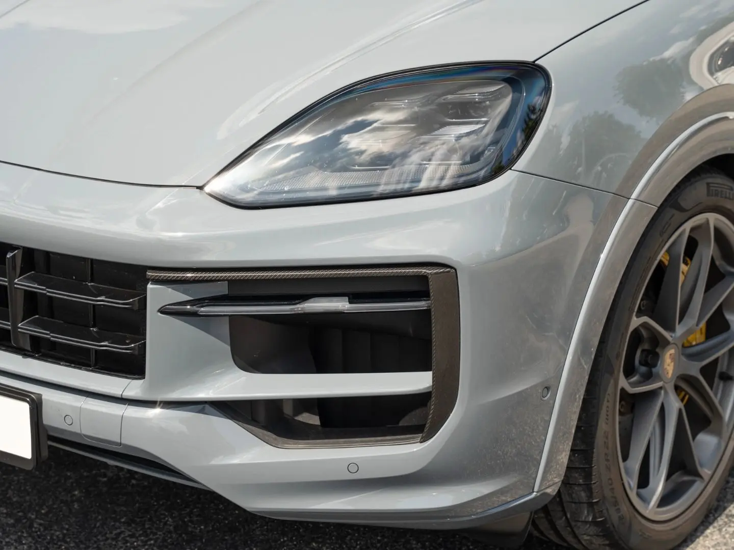 Cayenne GTS Coupe PCCB PDCC 22'' 18 Wege Sitze