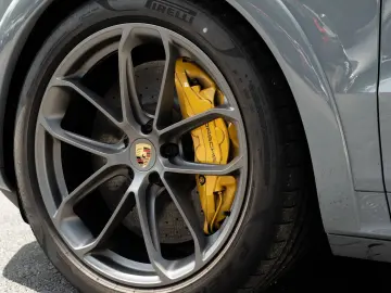 Cayenne GTS Coupe PCCB PDCC 22'' 18 Wege Sitze