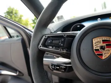 Cayenne GTS Coupe PCCB PDCC 22'' 18 Wege Sitze