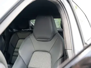 Cayenne GTS Coupe PCCB PDCC 22'' 18 Wege Sitze