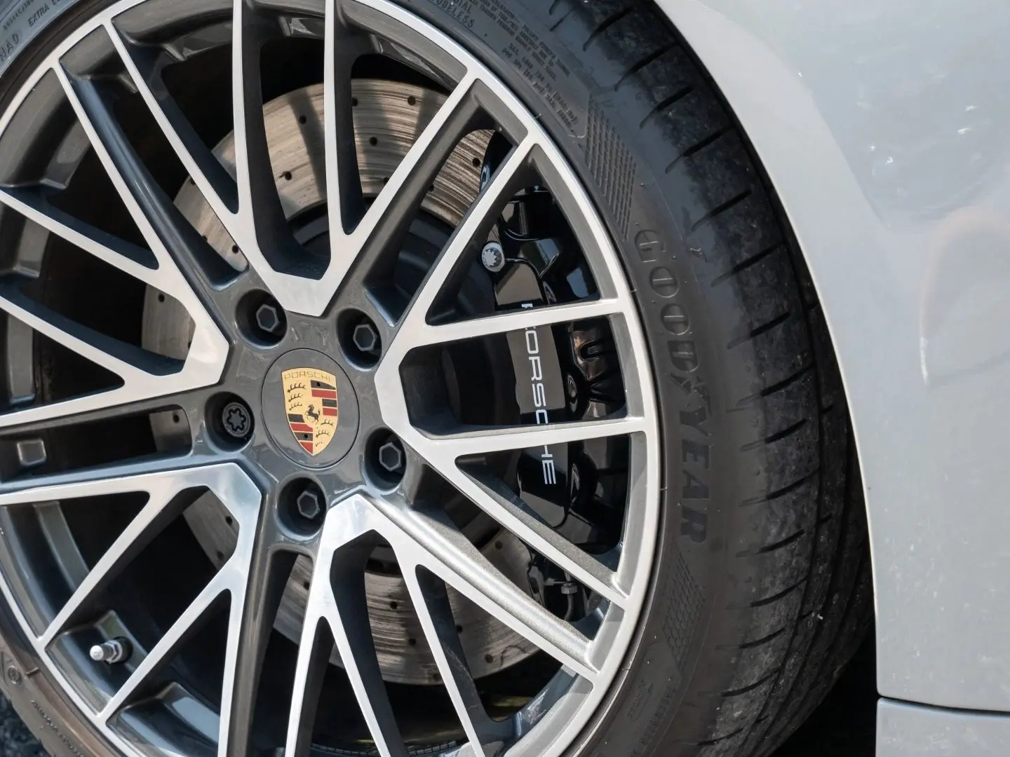 992 911 Turbo InnoDrive SportDesign Paket 18Wege