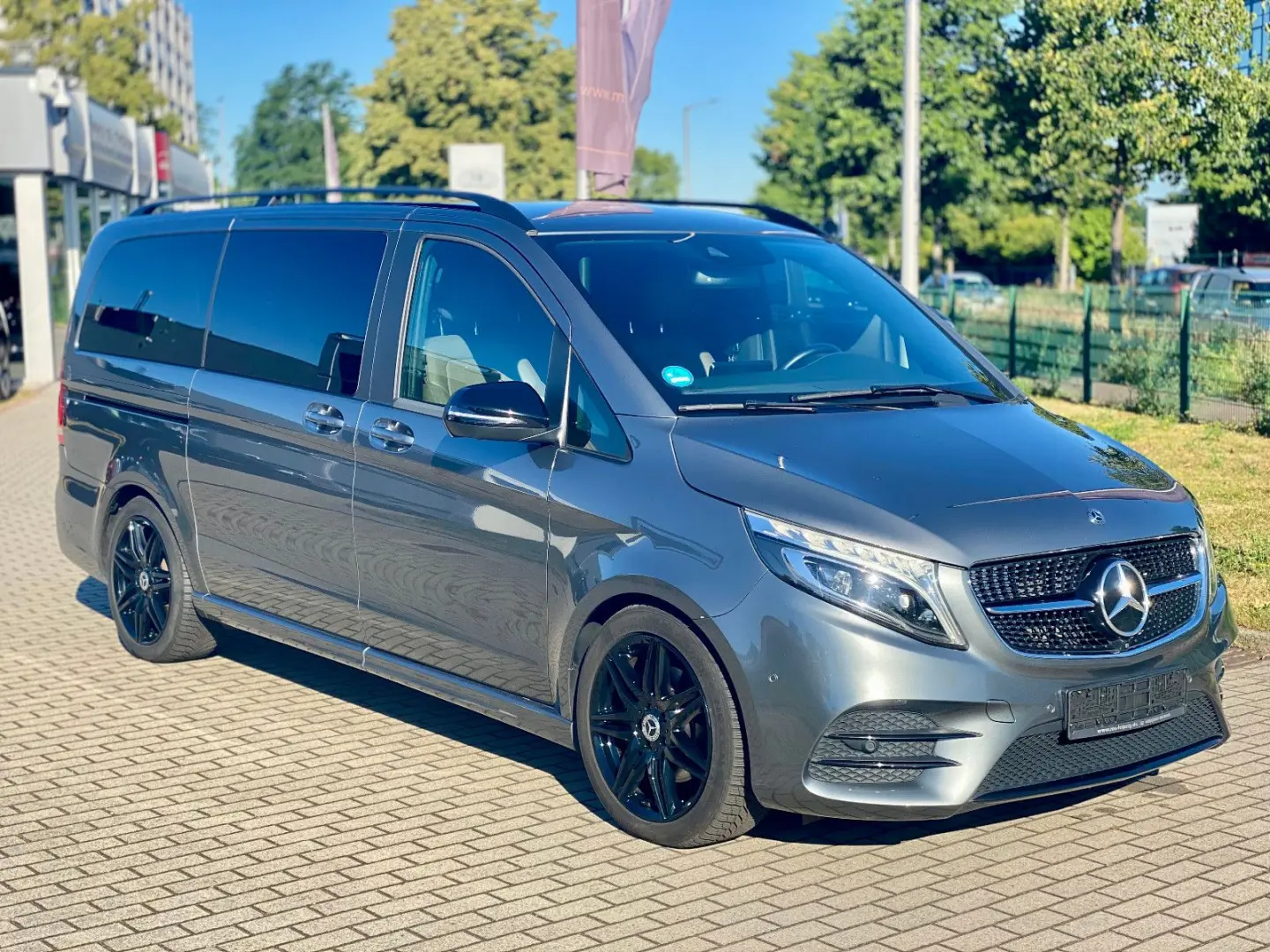 V 300d Lang 4Matic Exclusive AMG Night Pano AHK