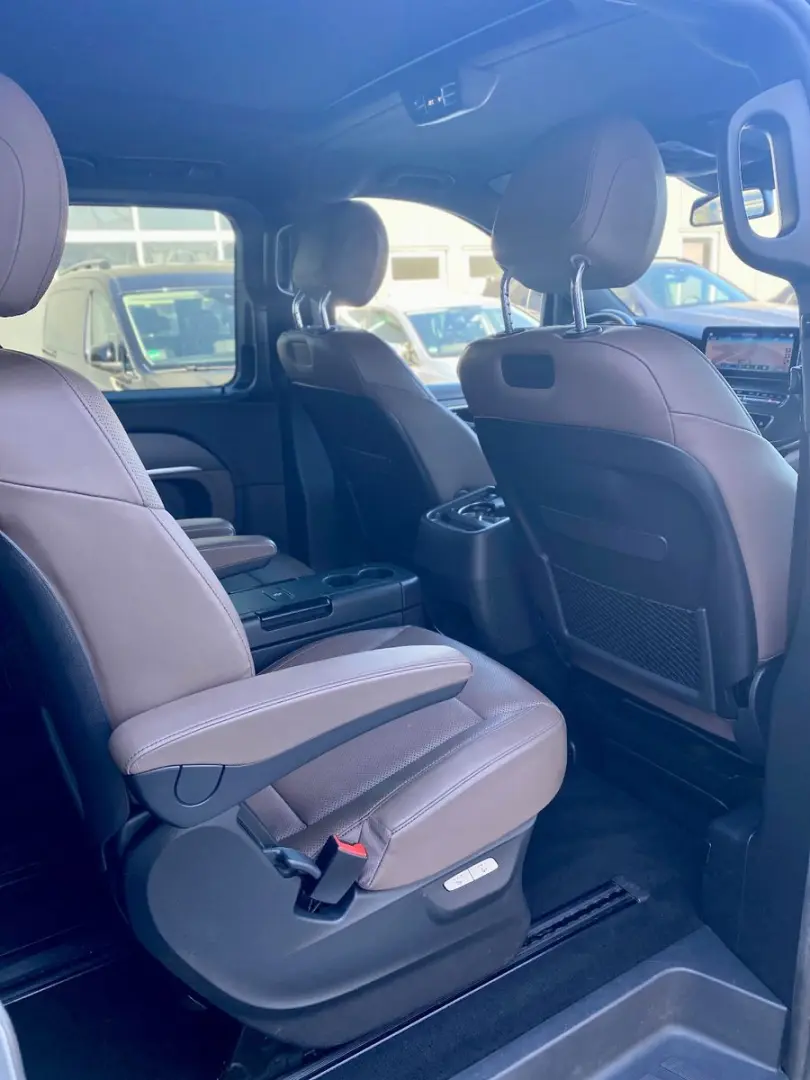 V 300d Lang 4Matic Exclusive AMG Night Pano AHK