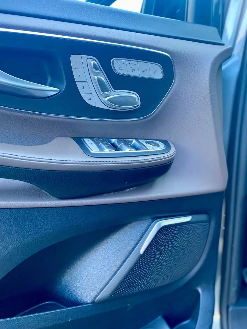 V 300d Lang 4Matic Exclusive AMG Night Pano AHK
