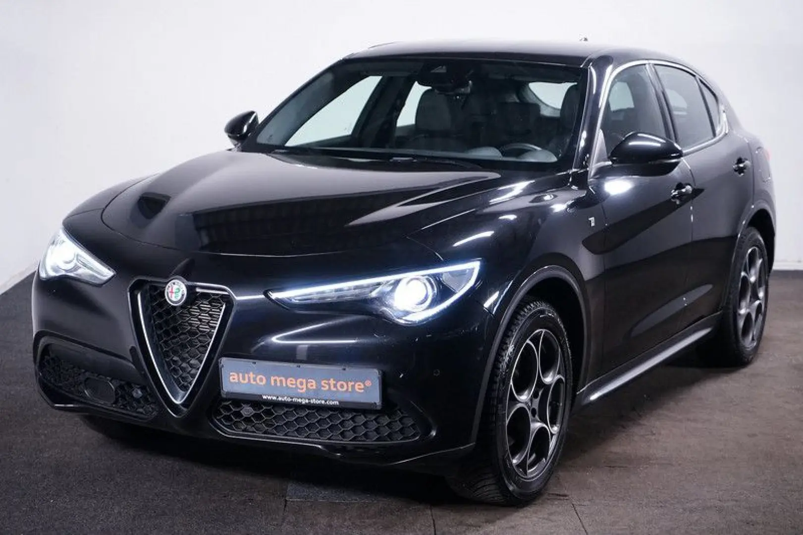 Stelvio 2.0 Turbo TI Q4 AT8*Memory*RFK*ACC*Bi-Xe