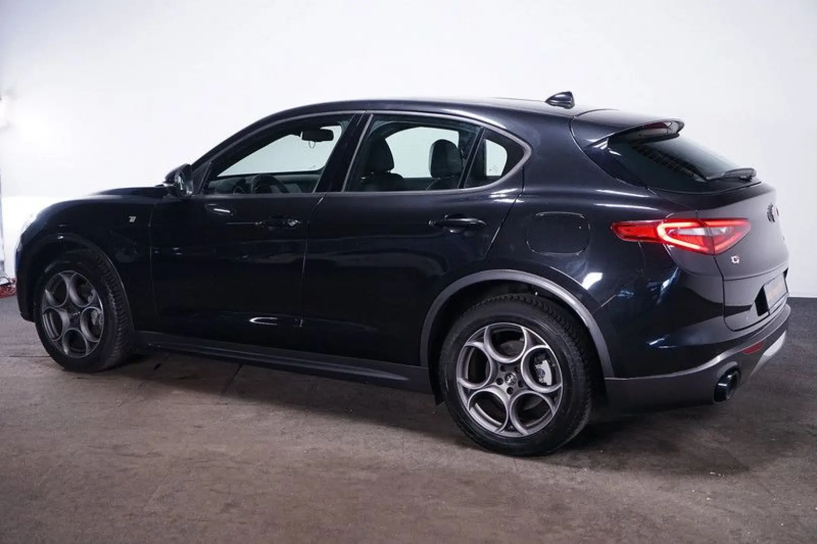 Stelvio 2.0 Turbo TI Q4 AT8*Memory*RFK*ACC*Bi-Xe
