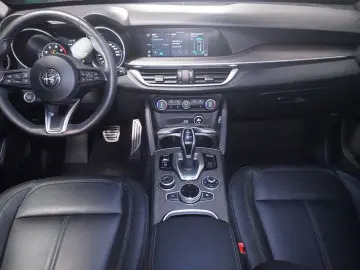 Stelvio 2.0 Turbo TI Q4 AT8*Memory*RFK*ACC*Bi-Xe