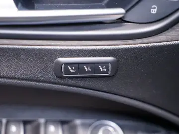 Stelvio 2.0 Turbo TI Q4 AT8*Memory*RFK*ACC*Bi-Xe
