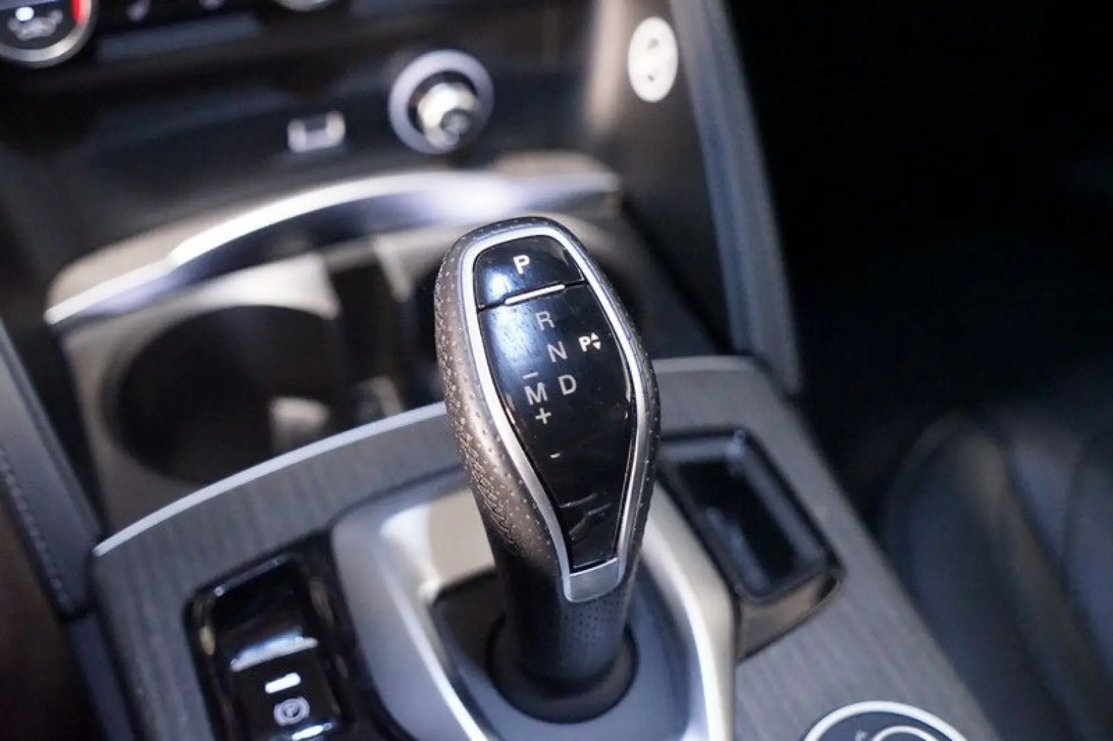 Stelvio 2.0 Turbo TI Q4 AT8*Memory*RFK*ACC*Bi-Xe