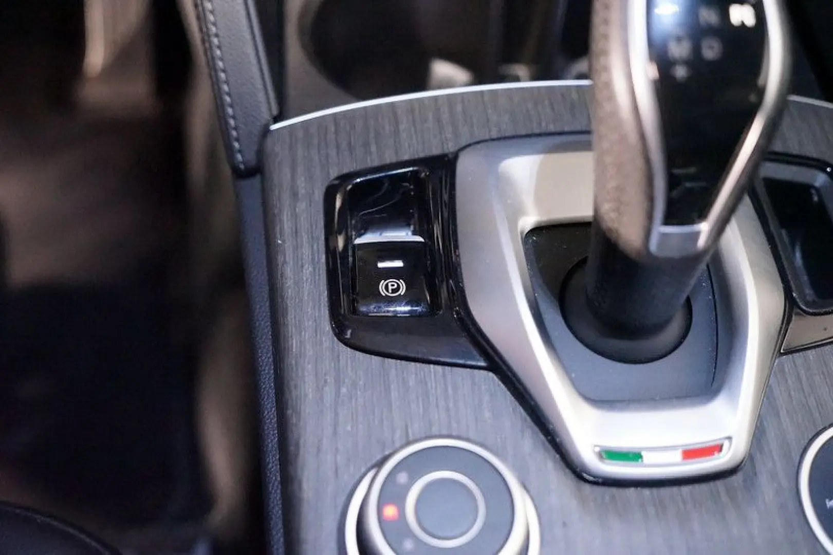 Stelvio 2.0 Turbo TI Q4 AT8*Memory*RFK*ACC*Bi-Xe