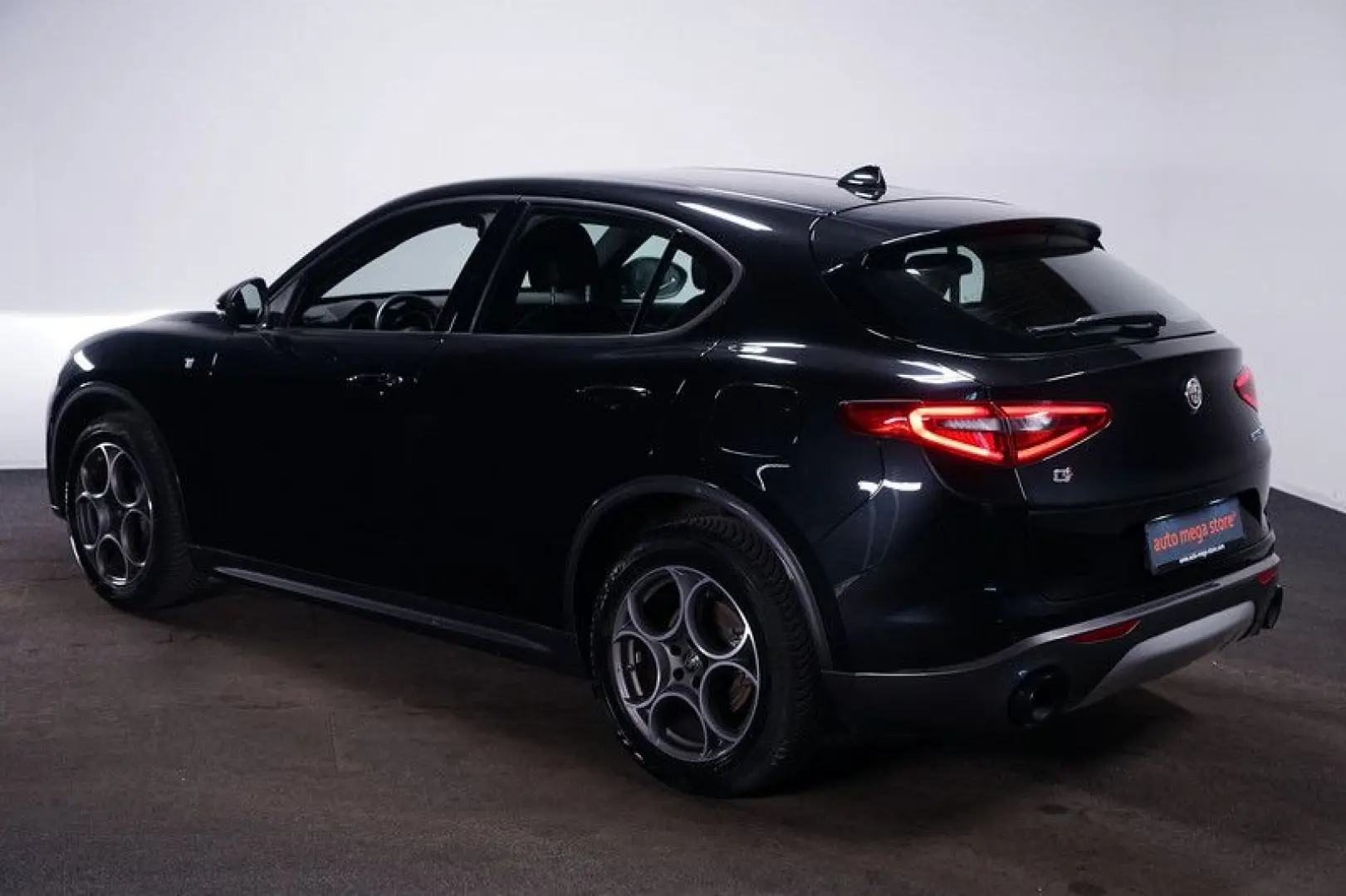 Stelvio 2.0 Turbo TI Q4 AT8*Memory*RFK*ACC*Bi-Xe