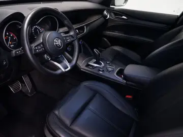 Stelvio 2.0 Turbo TI Q4 AT8*Memory*RFK*ACC*Bi-Xe