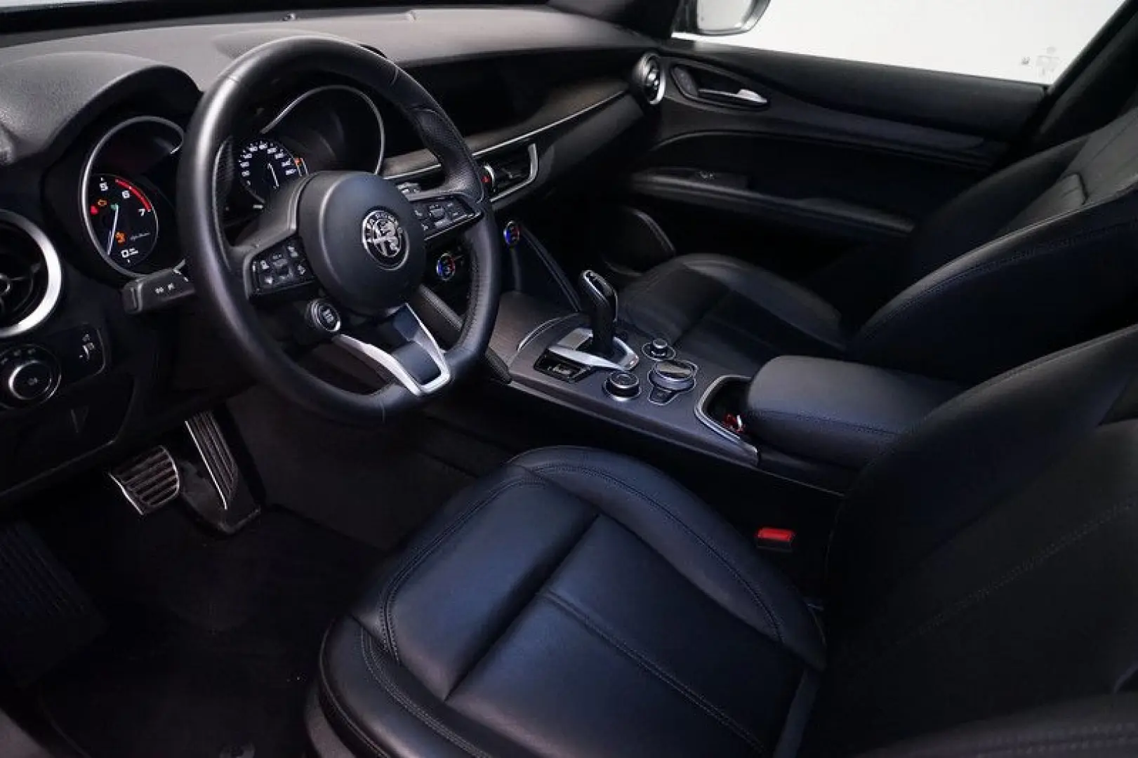 Stelvio 2.0 Turbo TI Q4 AT8*Memory*RFK*ACC*Bi-Xe
