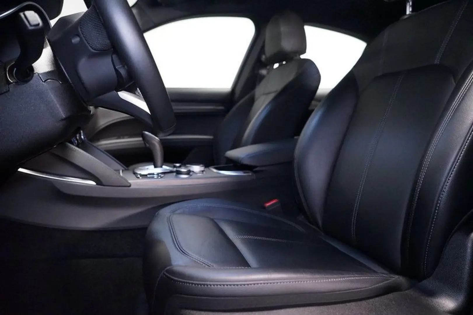 Stelvio 2.0 Turbo TI Q4 AT8*Memory*RFK*ACC*Bi-Xe