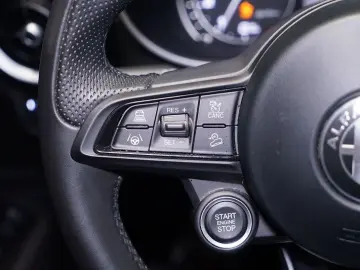Stelvio 2.0 Turbo TI Q4 AT8*Memory*RFK*ACC*Bi-Xe