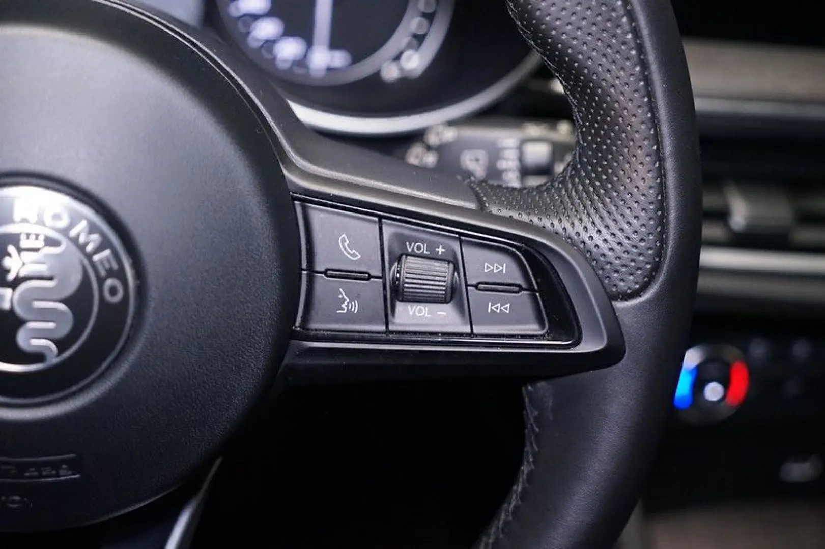 Stelvio 2.0 Turbo TI Q4 AT8*Memory*RFK*ACC*Bi-Xe