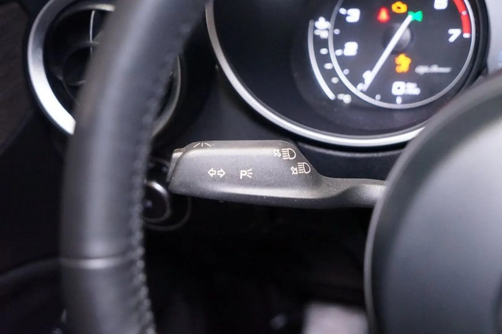 Stelvio 2.0 Turbo TI Q4 AT8*Memory*RFK*ACC*Bi-Xe