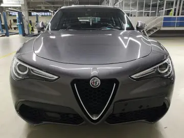 Stelvio 2.0 Turbo TI Q4 AT8*Kamera*Memory*ACC*Bi