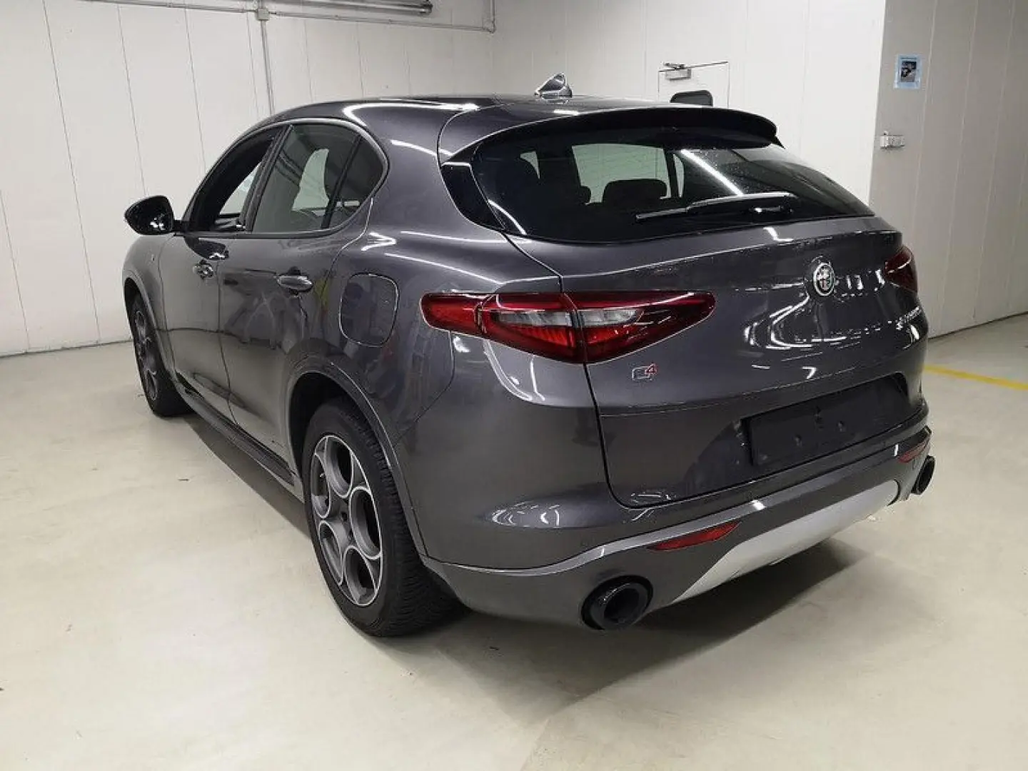 Stelvio 2.0 Turbo TI Q4 AT8*Kamera*Memory*ACC*Bi