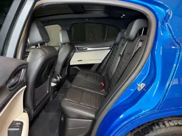 Stelvio Veloce Q4 CAM/AHK/PANO/ACC/1.HAND